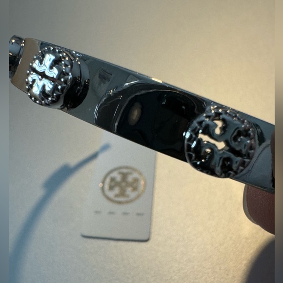 Tory Burch NWT Silver Milgrain Logo-Plaque Cuff Bracelet - Picture 14 of 14